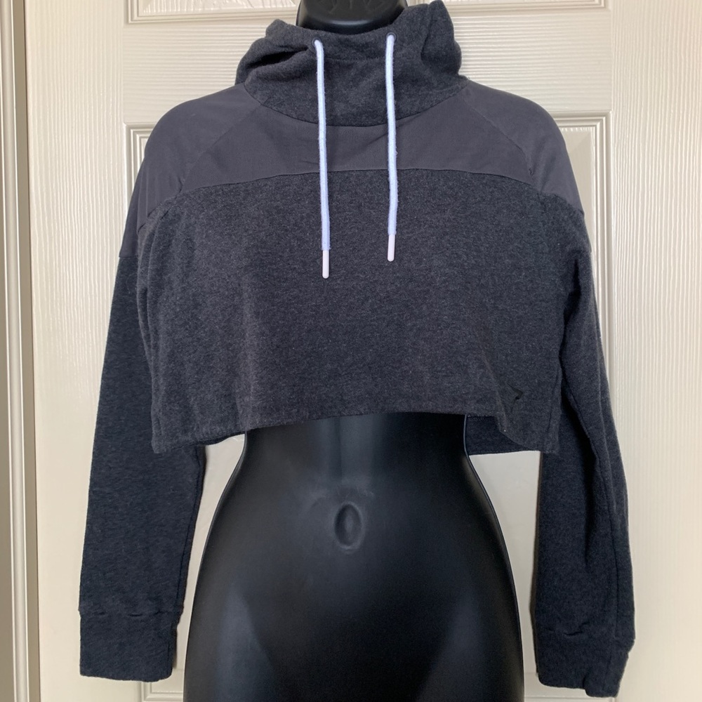 Gym Shark Crop Hoodie